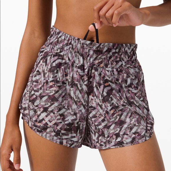 Lululemon track that HR 3” short - Picture 3 of 3